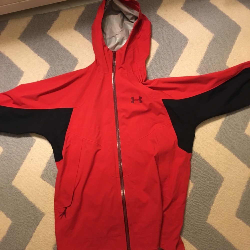 Men’s small under armour jacket